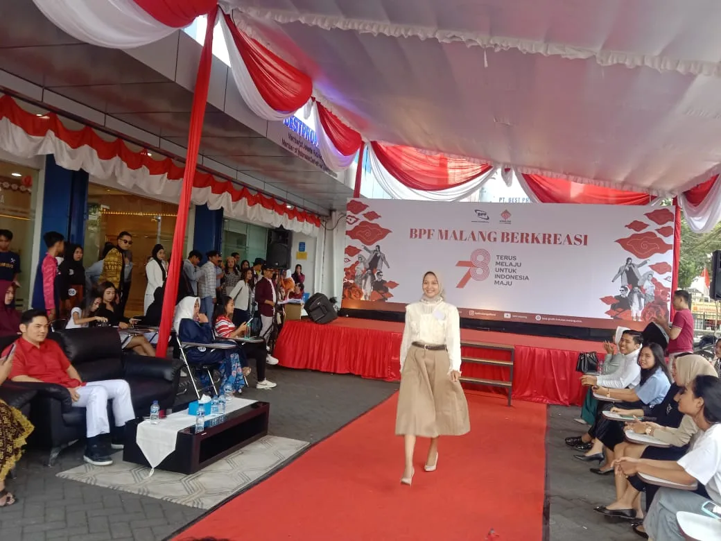 Lomba fashion show untuk memeriahkan kemerdekaan RI ke-78.