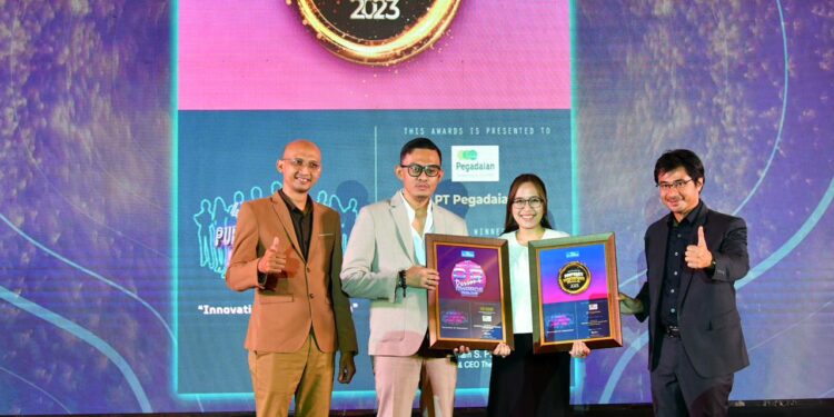 Penghargaan diberikan pada PT Pegadaian oleh The Iconomics pada gelaran 4th Indonesia Public Relations Summit 2023 yang digelar di Jakarta.