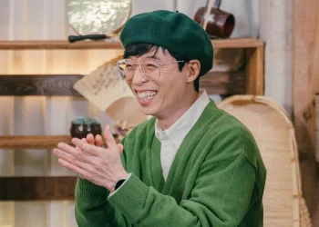 Yoo Jae-suk saat membintanig salah satu variety show.