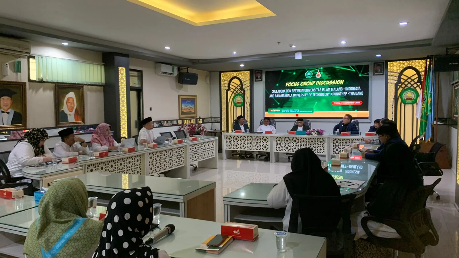Suasana FGD Unisma dan Rajamanggala University.