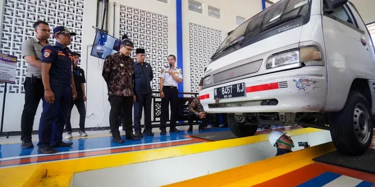 Peresmian multiline system di Balai Uji KIR Kota Batu.