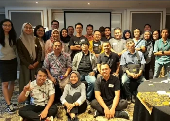 Para peserta dan pemateri di pelatihan Green Growth Journalism.
