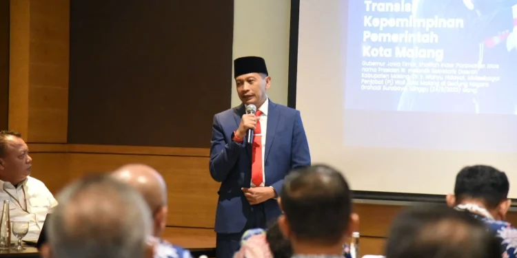 Pj walikota malang Wahyu hidayat.