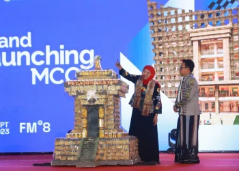 wali kota Sutiaji bersama Gubernur Jatim
