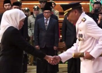 Wahyu Hidayat resmi dilantik menjadi Pj Wali Kota Malang oleh Gubernur Jatim (Tangkapan layar youtube Kominfo Jatim)
