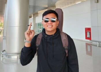 Sosok Denny Caknan yang kini menjadi penyanyi dangdut koplo Jawa populer.