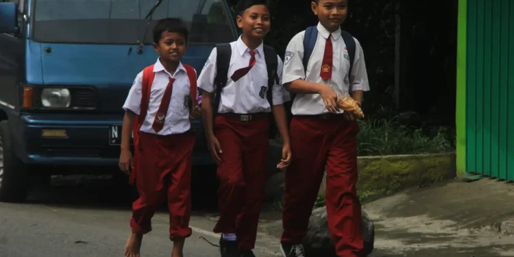 Ilustrasi pendidikan karakter di Kota Malang.