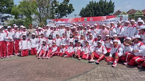 Kontingen Kabupaten Malang saat dilepas Bupati Malang ke Porprov Jatim VIII 2023.