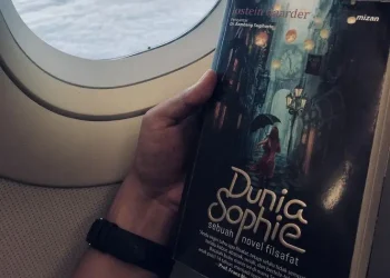 Buku Dunia Sophie, salah satu buku filsafat yang cocok dibaca anak muda.