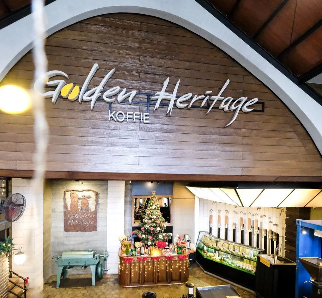 Tampak depan Golden Heritage Koffie. 