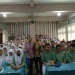 Herlianto. A bersama Ahsanul Arifin dan para siswa MAN Sidoarjo berfoto bersama di akhir sesi pertama workshop.