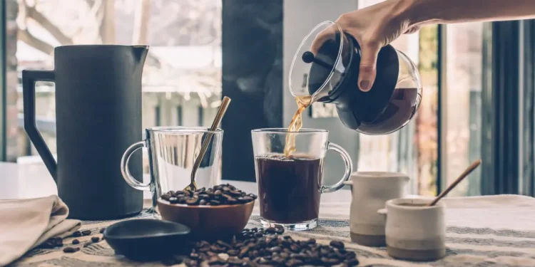 Ilustrasi menyeduh kopi.
