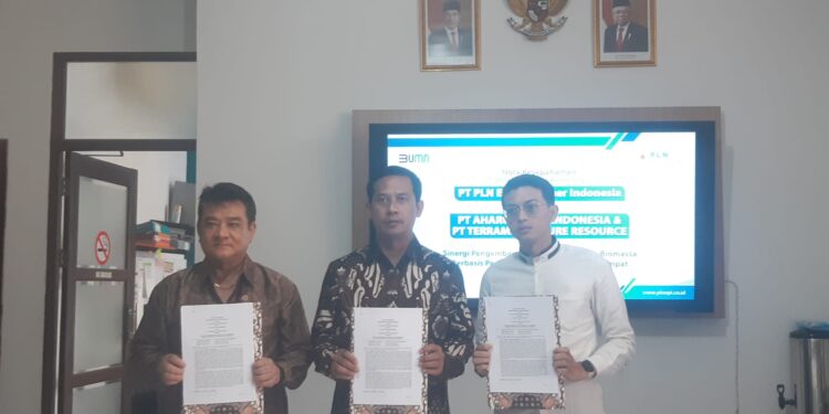 Penandatanganan kerjasama antara PT Aharu Cakra Indonesia dan PT Terramas Nature Resource dengan PLN Energi Primer Indonesia dalam pengembangan dan pengelolaan biomassa berbasis pemanfaatan sumber daya setempat.