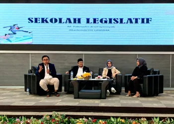 Diskusi Bersama tentang materi “Sekolah Legislatif.”