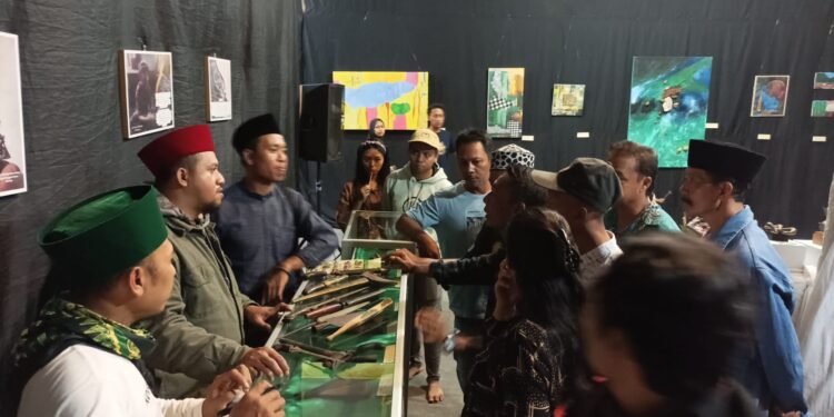 Pameran keris di Festival Sekarbanjar Lesbumi PCNU Kota Malang.