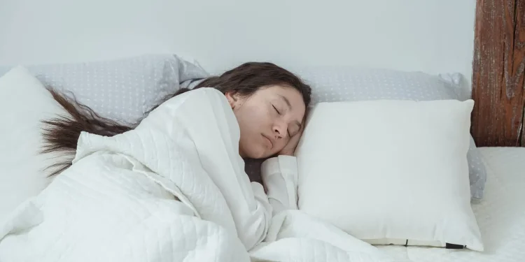 Ilustrasi tidur nyenyak efek positif menangis.