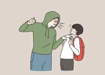 Kekerasan yang terjadi pada teman sebayanya.