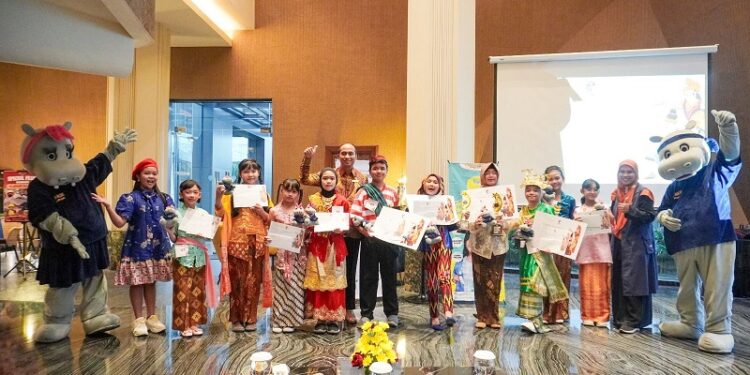 Para peserta lomba story telling di Grand Mercure Malang Mirama.