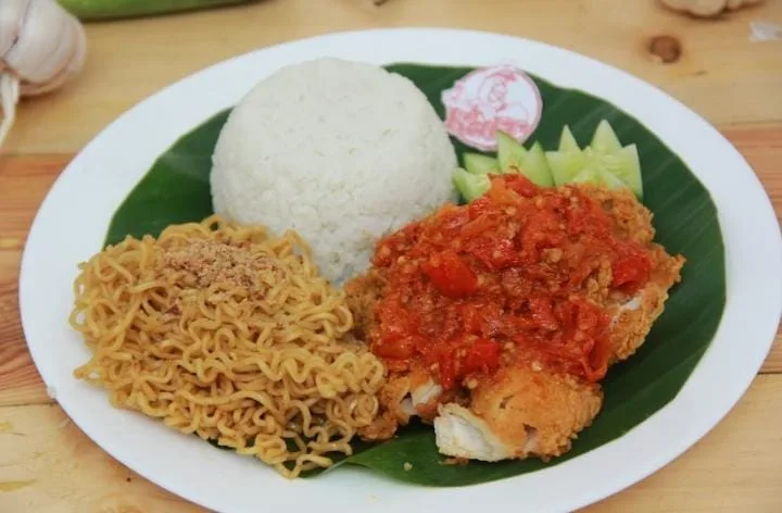 Potret makanan kapten fried chicken