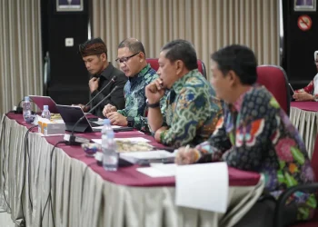 Pj Wali Kota Batu Aries Agung Paewai saat memaparkan hasil calaian kinerjanya selama menjabat di Kemendagri.