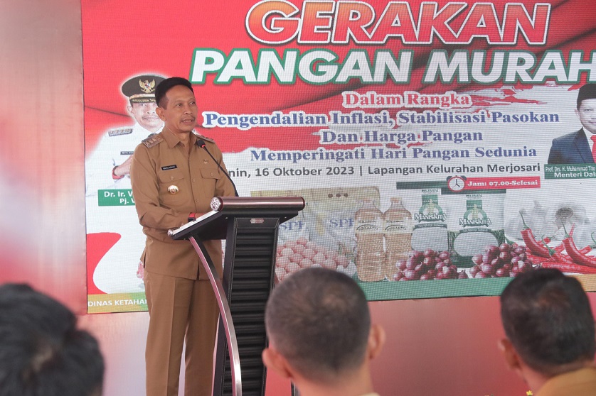Pj Wali Kota Malang hadiri Gerakan Pangan Murah. 