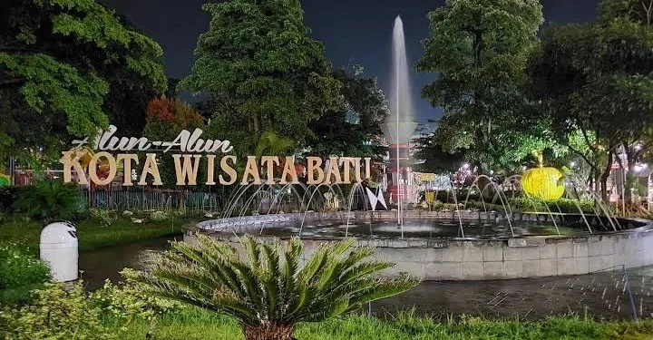 Alun-alun Kota Batu.