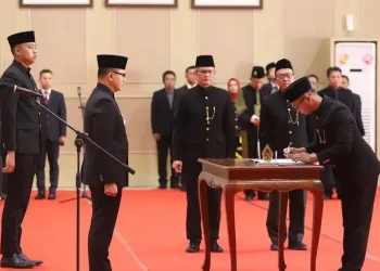 Ilustrasi pelantikan pejabat baru oleh Pj Wali Kota Batu Aries Agung Paewai.