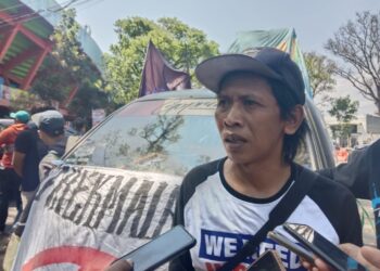 Keluarga korban Tragedi Kanjuruhan, Devi Athok menilai penegakan hukum di Indonesia masih tebang pilih (M Sholeh)