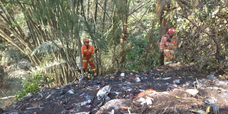 lahan sampah di kota batu terbakar