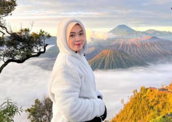 Ilustrasi Gunung Pencakar Langit di Jawa Timur (foto: Instagram @sukmaningrum__)