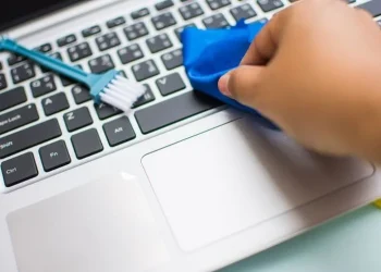 merawat laptop