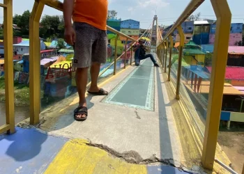 jembatan kaca