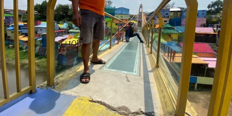 jembatan kaca