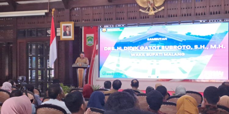 Wakil Bupati Malang, Didik Gatot Subroto saat memberi sambutan dalam acara Sosialisasi Perizinan Air Tanah Berbasis OSS-RBA. Foto: Aisyah Nawangsari Putri