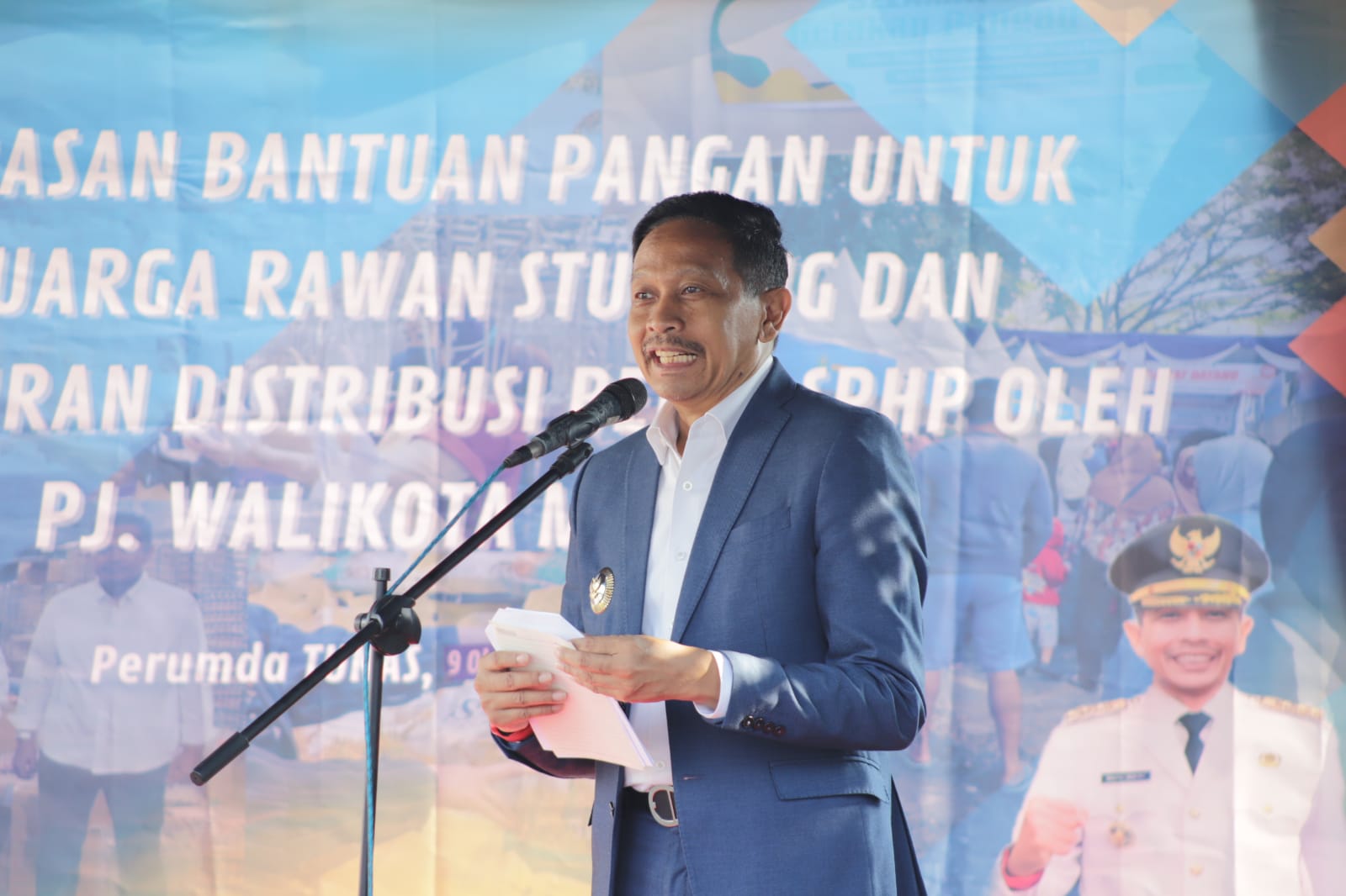 Pj Wali Kota Malang Wahyu Hidayat  dalam peluncuran distribusi beras SPHP oleh Perumda Tugu Aneka Usaha.