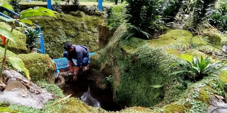 Sumber mata air Brantas di kawasan Arboretum, Kota Batu masih terjaga konstan debit airnya meski dihadapkan dengan musim kemarau panjang.