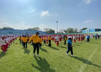 Antusias ribuan emak emak dalam Senam Kebangsaan di HUT KORMI.