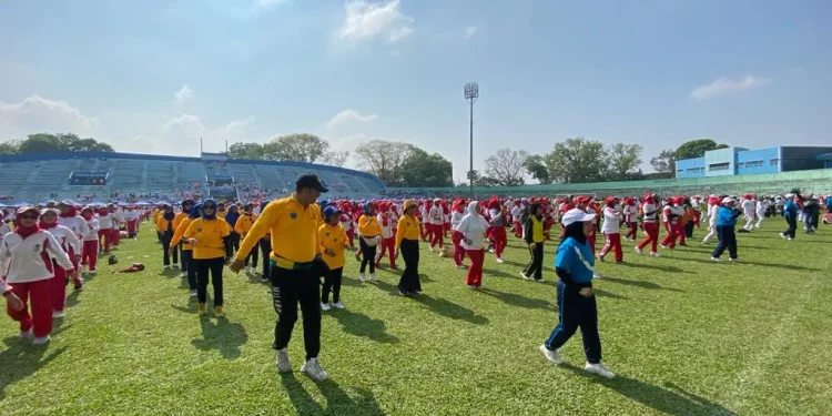 Antusias ribuan emak emak dalam Senam Kebangsaan di HUT KORMI.