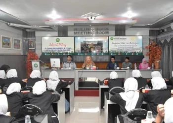 Dekan Fakultas Ekonomi dan Bisnis Universiats Islam Malang, Nur Diana, saat memberikan materi.