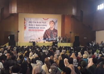 Ribuan mahasiwa dan pemuda di Malang mendeklarasikan dukungan untuk Gibran menjadi Cawapres mendampingi Prabowo.