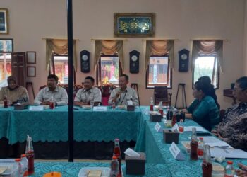 Pihak Universitas Brawijaya mendatangi Pesarean Gunung Kawi untuk berdialog dengan Yayasan Ngesti Gondo terkait riset pesugihan.