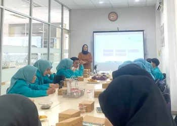 Mahasiswa D3 Perbankan dan Keuangan Vokasi UMM saat mendapat pemaparan terkait perbankan syariah.