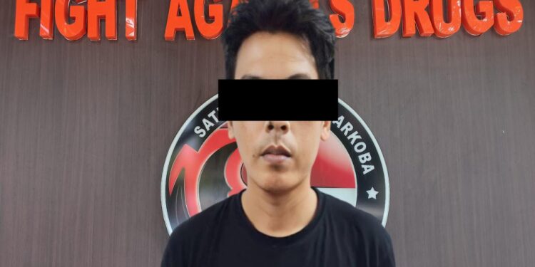 Tersangka Abdul Adzim Rois alias Demblok kini ditahan di Polres Malang.