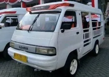 mobil wisata