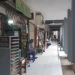 Pedagang buku di Pasar Buku Velodrom, Kota Malang menata dagangan