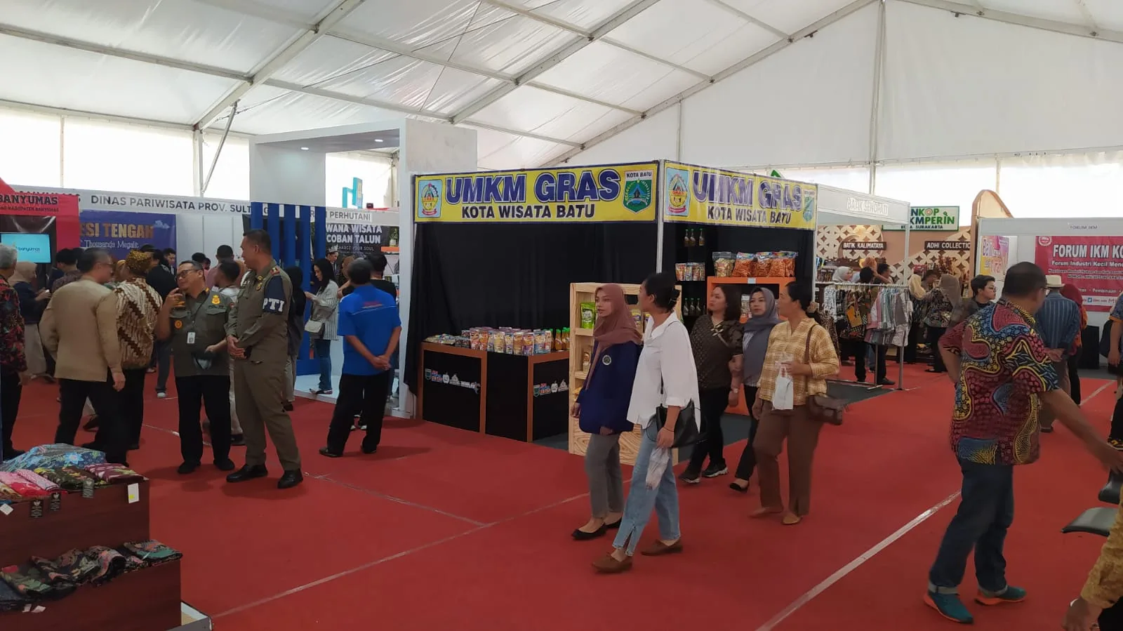 Suasana gelaran Expo Pariwisata dan Ekonomi Kreatif Nusantara 2023' yang digelar di Balai Kota Among Tani yang akan digelar hingga Minggu (19/11/2023). Foto: Azmy