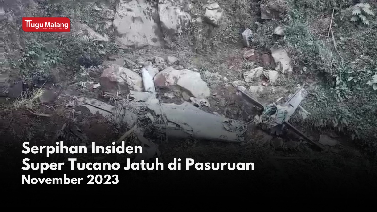 Tampak serpihan dari insiden pesawat super tucano jatuh di Pasuruan, Kamis (16/11/2023).