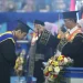 Direktur Polinema Kukuhkan ratusan mahasiswa dalam wisuda tahap IV.