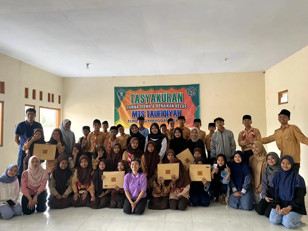 Suasana sosialisasi kesehatan reproduksi oleh tim penelitian omah nalar UM. 