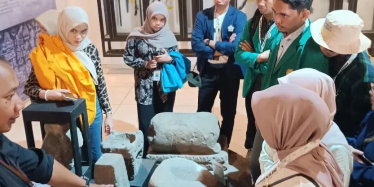 Beberapa kegiatan mahasiswa pertukaran pelajar di Unisma.